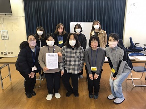 広報担当者の写真