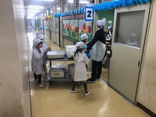 給食の様子
