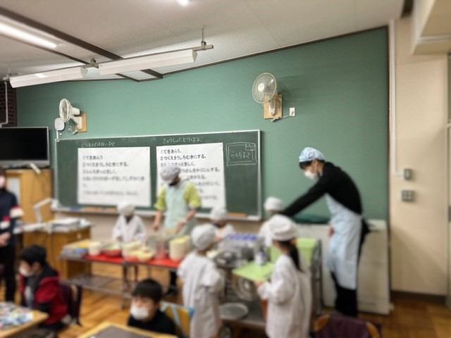 初めての給食風景