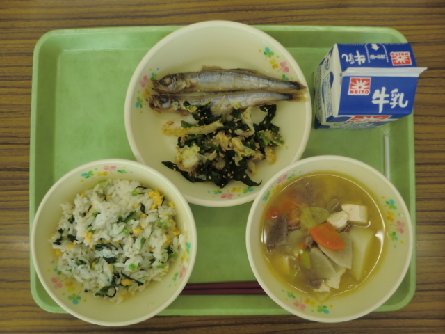 [今日の献立] 牛乳、菜の花ご飯、豚汁、ししゃもの揚げ焼き、白菜のお浸し
