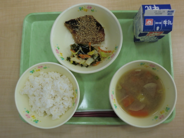 [今日の献立] 牛乳、薩摩汁、サバの南部焼、和風和え