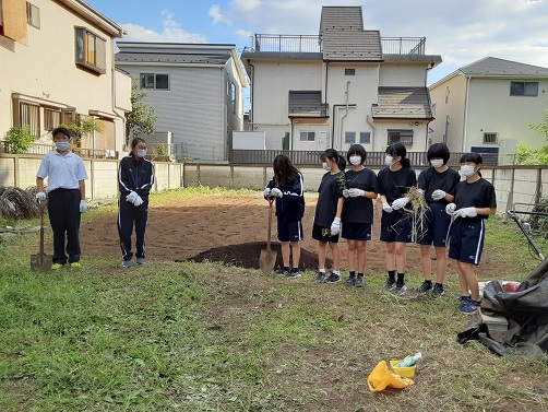 清瀬第五中学校に堆肥を納品いただいたときの様子