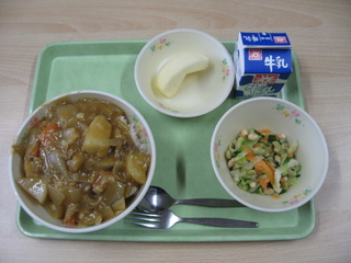 給食