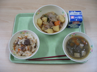 給食