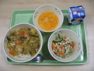 給食