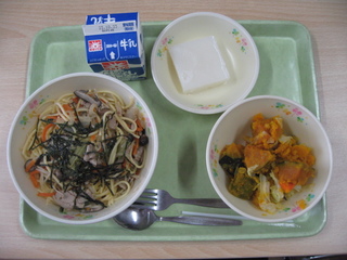 給食