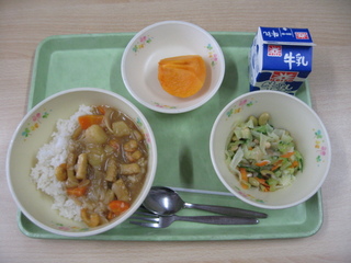 給食