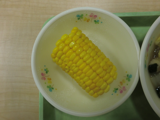 茹でトウモロコシ