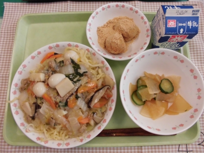 給食