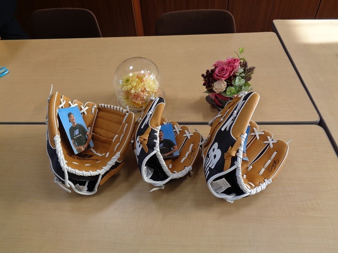 大谷選手から寄贈されたグローブ