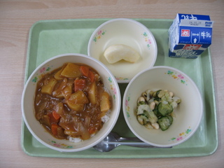 給食