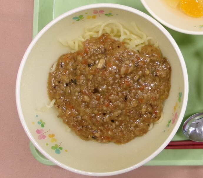 ジャージャー麺