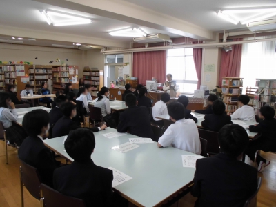 1年図書オリエンテーション