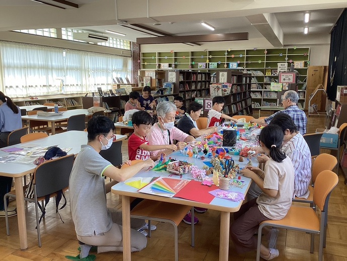 図書室の飾りつけ