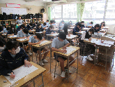 写真　定期考査