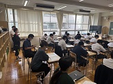 写真 生徒総会学級討議