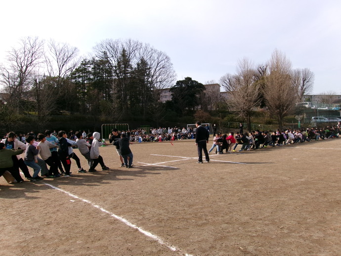 お別れ集会、綱引き