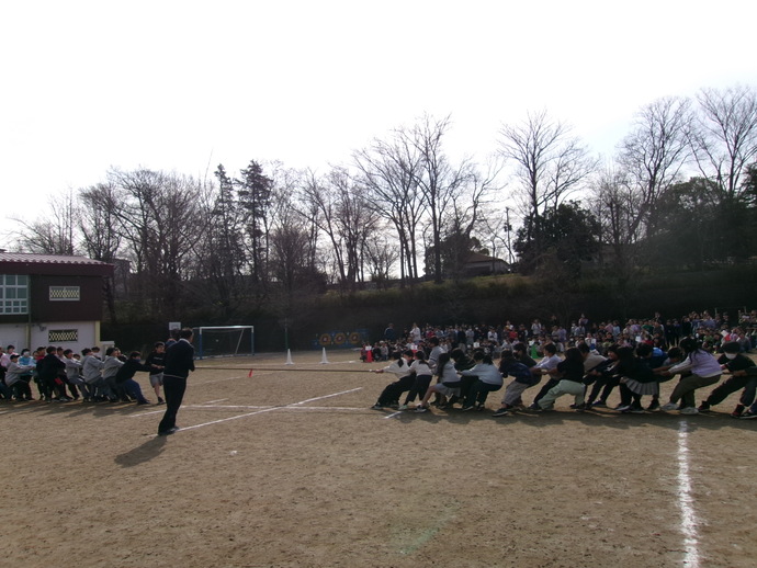 お別れ集会、綱引き