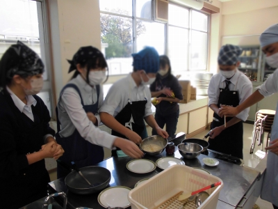 クレープづくり