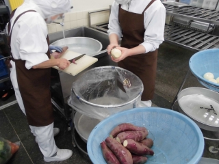 さつま芋皮むき