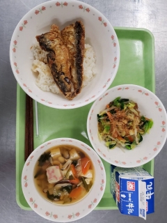 給食