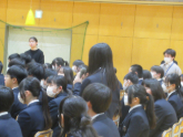 写真　卒業生に話を聞く会