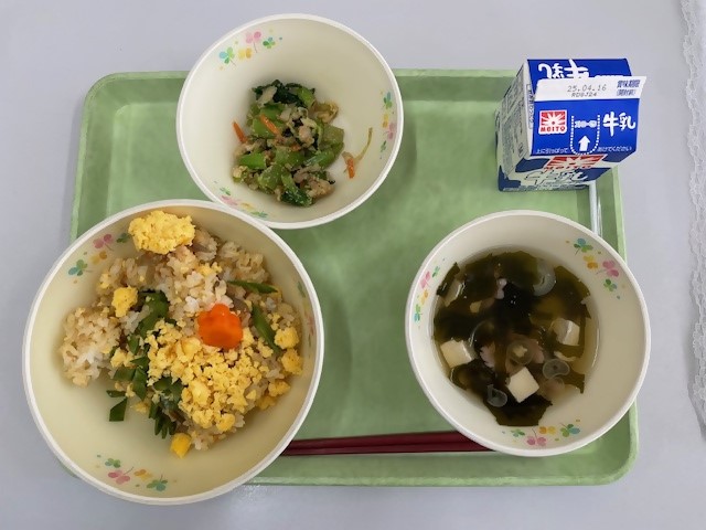 給食はじめ