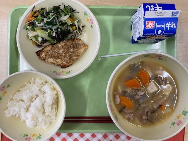 給食