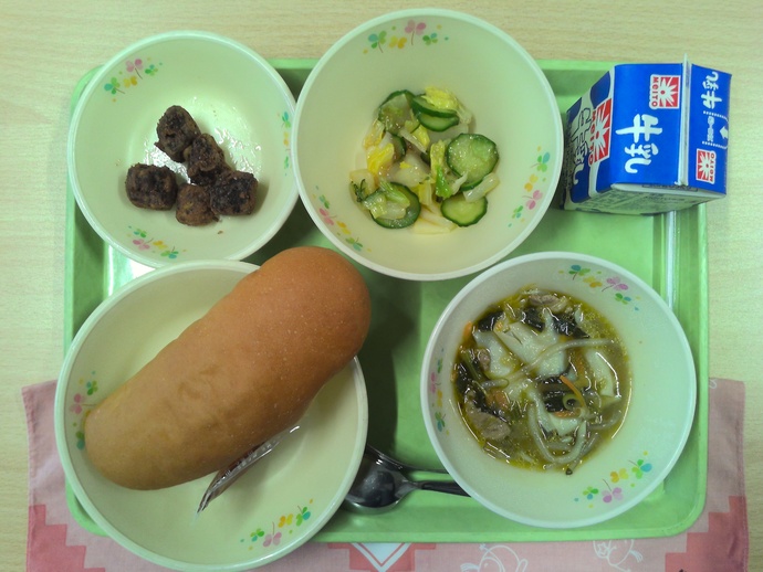 給食