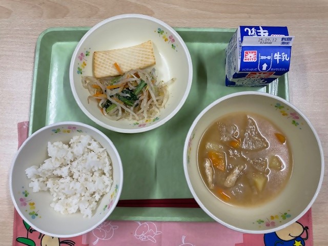 給食