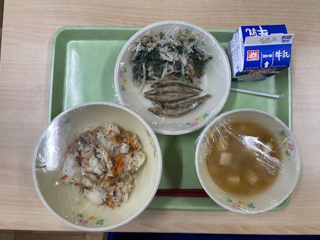 給食