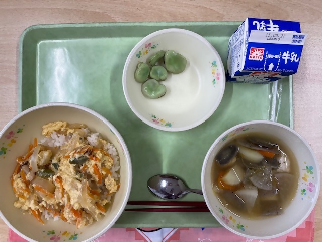 給食