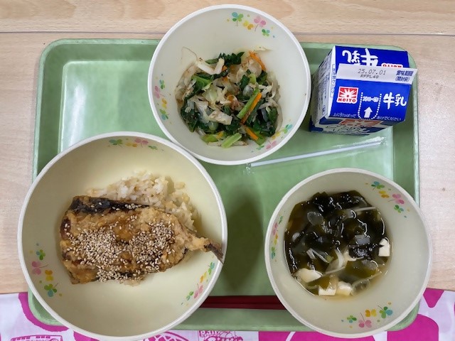 給食