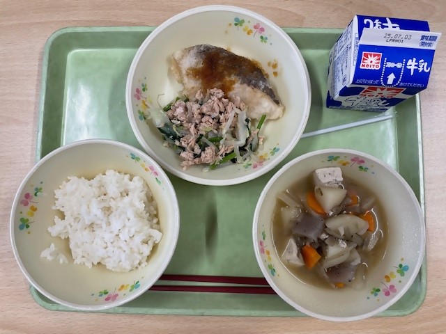 給食