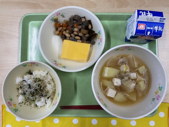 給食