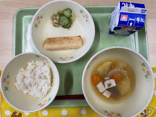 給食