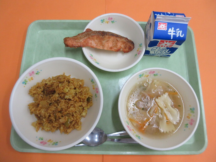 10月16日の給食 森のピラフ ペイザンヌスープ ジャーマンポテト 牛乳