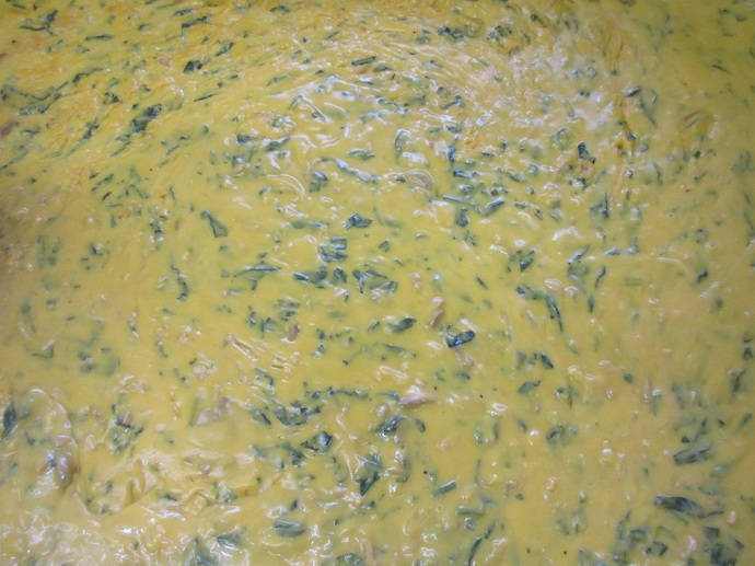 有機かぼちゃのクリームソースです。ほうれん草が入っています。