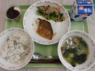 給食