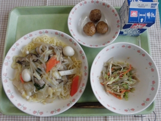 給食