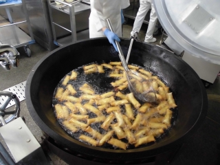 おいしそうに揚がっています