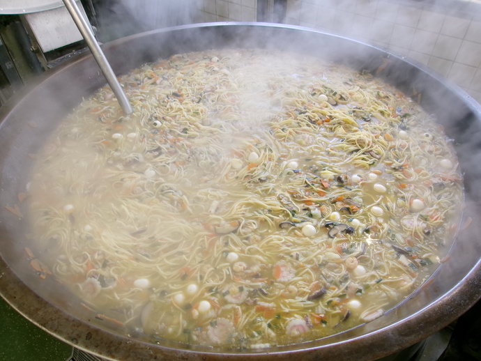 ちゃんぽんを作っている様子