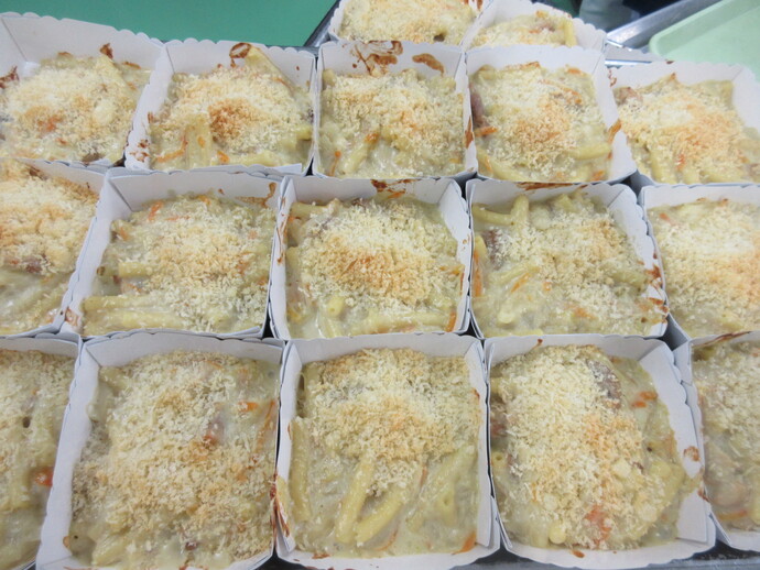 並んだグラタン