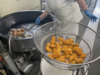給食